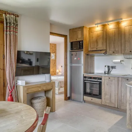 Confortable 2 Pieces, Terrasse, Wifi, Stationnement, Proche Pistes - Fr-1-453-317 Apartment